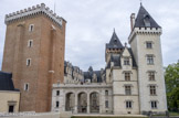 <center>Château de Pau</center>A droite, la tour Napoléon III, réalisée à la fin du XIXe siècle sous les ordres de l'empereur. Derrière, la tour Montauser.