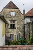 <center>Navarrenx</center>La maison de Jeanne d’Albret. A l'arrière de la maison, le jardin et la façade, visibles de la rue des remparts. La façade présente de belles fenêtres à meneaux.