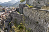 <center>Lourdes.</center>Le château fort est situé en position stratégique pour commander les 7 vallées du Lavedan. Son origine est très ancienne, puisqu'il a été un site d'occupation romaine, et la légende relate un siège par Charlemagne, mais les plus anciens vestiges apparents sont les fondations, remontant aux XIe et XIIe siècles. Renforcé aux XIIIe et XIVe, où on éleva le donjon massif. Les aménagements se poursuivirent du XVIIe au XIXe siècles.