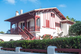 <center>Arcachon, quartier Pyla, ville de Printemps</center>Villa Emak Bakra, de type basque.
