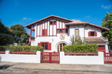 <center>Arcachon, quartier Pyla, ville de Printemps</center>Villa Emak Bakra, de type basque.