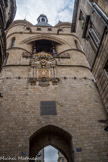 <center>La Grosse Cloche</center>Face nord, des gargouilles grimaçantes du XVe siècle subsistent avec, au-dessous, des inscriptions gravées sur marbre noir et datées de 1592.