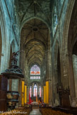 <center>La basilique Saint-Michel</center>Nef centrale.