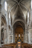 <center>L’église Sainte-Croix.</center>L’abbatiale Sainte-Croix était siège de paroisse dès 1130. Si le choeur de l’église était réservé aux religieux bénédictins, le transept et les collatéraux étaient aux fidèles de la paroisse.