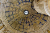 Le phare de Cordouan.<br> LA CHAPELLE ROYALE. La coupole à caissons dans le style architectural de la Renaissance.