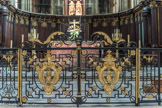 <center>Le sanctuaire</center>La porte de clôture du chœur à deux vantaux, vient de l'ancien couvent des Chartreux actuelle église Saint Bruno.