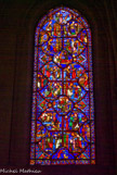 <center>La vie de st Thomas. </center> Donateurs : les tailleurs de pierre, qui étaient souvent les maîtres d'œuvre : on voit la canne à mesurer et l'équerre.

Récit complexe que l'on retrouvera plus tard dans la légende dorée.

Gondoforus, roi des Indes, envoie son intendant chercher un architecte. L'intendant agenouillé devant Jésus et deux disciples. Départ et voyage de Thomas. Festin nuptial de la fille du roi. Thomas frappé par l'échanson, lui même dévoré par un lion. Un chien apporte la main de l'échanson pendant que Thomas bénit une petite fille.

Thomas devant le roi. Il bénit les époux, les baptise. Le roi ordonne à Thomas de construire un palais et lui montre son trésor. Mort du frère du roi.

Thomas distribue aux pauvres le trésor du roi. Il est emprisonné. Il ressuscite le frère du roi qui intercède pour Thomas. Prédication de Thomas, conversion d'une dame riche. Il renverse une idole et meurt en martyr.