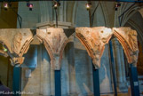 <center>Fragments du jubé. </center> Le jubé, érigé en 1250, jouait le role d'une tribune séparant le choeur de la nef. Un riche programme iconographique représentait la vie et la passion du Christ, le jugement dernier et les apotres. En 1562, lors du siège par les protestants, les statues furent détruites ou décapitées. En 1758, suite au concile de trente, il fut déposé pour une meilleure participation des fidèles aux offices.