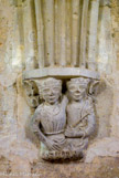 <center>Galerie Nord. </center>Culs-de-lampe à motifs libertins. Un couple couronné (.