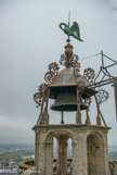<center>Sur les toits de la cathédrale. </center> La cloche du duc Jean de Berry, qui date de 1372, n'ayant plus de battant, ne sonne plus mais possédait le timbre d'une horloge. Elle est au sommet de la tour Nord (la tour de Beurre), surmontée d'un pélican, symbole traditionnel du Christ : une légende veut qu'il ouvrirait ses entrailles pour abreuver de son sang ses petits.