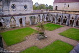 <center>Abbaye de Noirlac. </center> Le cloitre.