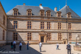 <center>Le château de Cormatin.</center> Par chance, l’aile nord, , le logis seigneurial, subsiste intacte. Elle est construite en dernier (1620-26 env.) par Jacques du Blé. Cet intime de Marie de Médicis s'inspire du palais du Luxembourg, construit au même moment pour la souveraine.