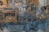 <center>Paray le Monial </center>Via Vitae. <br> Jésus parmi les docteurs, Le Sermon sur la montagne. Au-dessus : La Résurrection de Lazare.