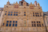 <center>Paray le Monial </center>Maisons « Jayet ». <br> A elle seule, cette façade imposait l'image de prospérité de son commanditaire, Pierre Jayet, déclaré 