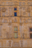 <center>Paray le Monial </center>Maisons « Jayet ». <br> Le système décoratif figuré est en grande partie issu du répertoire de la Renaissance italienne : guerriers, dragons, grottesques, angelots..