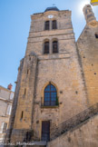 <center>Paray le Monial </center>L'église Saint-Nicolas. <br> Le clocher actuel est une reconstruction tardive, datée de la fin du XVIIe siècle. C’est en 1792 que le culte est supprimé à Saint-Nicolas