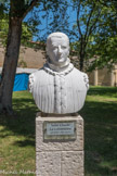 <center>Paray le Monial </center>En février 1675, le père Claude La Colombière (1641-1682), nommé supérieur de la résidence et du collège, se consacre à la prédication. Il saura encourager la visitandine Marguerite-Marie Alacoque à faire connaître le culte du Sacré-Cœur. Décédé le 15 février 1682 à Paray-le-Monial, il est béatifié en 1929 et canonisé en 1992 par le pape Jean-Paul II venu en pèlerin en 1986.