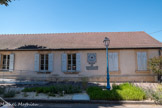 <center>Paray le Monial </center>En 1877, Paul Charnoz, ingénieur chimiste, crée une entreprise de production de céramique à Paray-le-Monial17. Né en 1845, marié en 1872, il travaillait antérieurement chez son père à Dresde (Saxe). Il choisit Paray-le-Monial parce qu’il trouve la ville accueillante mais surtout à cause des carrières d'argile de grande qualité situées à proximité. Les sources d’énergie sont également proches avec les mines de Montceau-les-Mines. Les voies d'eau (canal du centre) et le chemin de fer permettent d'assurer le transport. Paul Charnoz a mis au point des carreaux dessinés par incrustation dans l'épaisseur (donc pas seulement peints en surface). En 1886, une cinquantaine de personnes travaillent dans l'entreprise Mais le manque de rentabilité conduit, en 1891, à vendre l'entreprise à la société Utzscheinder-Jaunez18. Ce nouveau propriétaire développe l'entreprise en l'industrialisant.

Durant la première guerre mondiale la situation devient difficile. La production, est orientée vers les besoins de la défense nationale. Après la guerre, les affaires marchent bien, six usines fonctionnent. En 1921, l'entreprise prend le nom de CERABATI (Entreprise Générale de la Céramique du Bâtiment). La seconde guerre entraîne des difficultés importantes mais l'entreprise repart et, en 1950, elle atteint son maximum en employant envions 900 personnes. Les évolutions techniques suivent avec la mécanisation des ateliers, avec les fours électriques se substituant aux fours à charbon ; elles assurent à l’entremise une bonne santé financière. Les difficultés arrivent à partir de 1976, avec l'augmentation du prix de l’énergie et une demande qui diminue. Au début des années 1990, Paray-Céramique se substitue à CERABATI. Au 31 décembre 2005, c'est la fin de l'activité.
