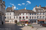 <center>Beaune </center>Habitations typiques du centre ville de Beaune, au-dessus des commerces.