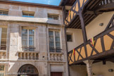 <center>Beaune </center>Hôtel Le Cep. Les échevins, lors d’un conseil extraordinaire le 14 novembre 1658, apprennent que le Roi Louis XIV qui doit se rendre à Lyon pour rencontrer Christine de France, duchesse de Savoie, a décidé de faire un arrêt dans notre ville le 19 novembre. ll est décidé que Sa Majesté logera chez le sieur Gilles Brunet (actuel hôtel Le Cep), la Reine chez le sieur Cocquille, le duc d’Anjou chez mademoiselle Delamare, et le cardinal chez le sieur Mill.