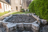 <center>Beaune </center>Hôtel des ducs de Bourgogne. Musée du vin de Bourgogne. Les remparts de Beaune, vieilles villes fortifiées au XVe siècle. Cela en relief évoquant les remparts échelle réduite au 1/200ème.