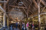 <center>Beaune </center>Les pressoirs dans la cuverie du musée du vin.