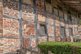 <center>Montalibord </center>La maison est faite avec du bois, de l'argile et des briques. Le torchis indique que la maion est plus vieille que le XVIIe. La datation est de 1450-1519. Elle repose sur les dates des coupes de bois.