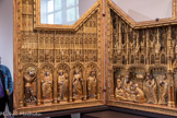 <center>Le musée des Beaux-Arts de Dijon</center>RETABLE DE LA CRUCIFIXION 1390 -1399. Sur le volet de gauche, de gauche à droite : saint Georges, sainte Madeleine, saint Jean l'Evangéliste, sainte Catherine d'Alexandrie et saint Christophe.