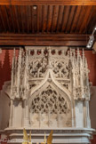 <center>Le musée des Beaux-Arts de Dijon</center>GRANDE SALLE DES FESTINS.
Elle est dotée d’une cheminée monumentale et d’un plafond «à la française», tous deux reconstruits après un incendie en 1503.