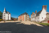 <center>Le château des ducs de Bretagne. </center> De gauche à droite : la conciergerie (18e), le Harnachement (18e) et le Pavillon (16-18e).