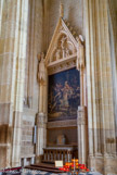 <center>La Cathédrale Saint-Pierre Saint-Paul. </center> Chapelle de Saint Gohard. Evêque de Nantes, Saint Gohard fut égorgé par les Normands alors qu'il célébrait la messe de Saint Jean-Baptiste, le 24 Juin 843. Le retable de l'autel est encadré par une toile du peintre nantais Edouard Jolin (1852) représentant l'assassinat du Saint Evêque.
