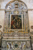 <center>La cathédrale Santa Maria Maggiore</center>Les cinq chapelles renferment les emblèmes des familles nobles de la ville qui financèrent l'édifice.