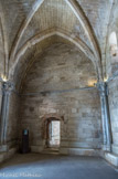 <center>Castel del Monte.</center>Les pièces trapézoïdales sont séparées par des murs joignant les arêtes de l'octogone interne et les arêtes de l'octogone extérieur, où sont placées les tourelles.