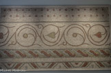 <center>Musée archéologique de Tarente</center>Fragment de pavement en mosaïque polychrome. V siècle après J.-C.