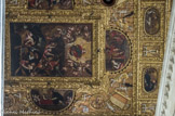 <center>Basilique Saint-Nicolas de Bari.</center>Le plafond est décoré de scènes de la vie de Saint-Nicolas. Il date des années 1600.