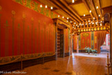 <center>Le château Laurens</center>Le grand vestibule. Le monument reflète un style éclectique, avec un mélange de styles Art Nouveau et néo-grec, ainsi que des décors majestueux inspirés de l’égyptomanie et de l’orientalisme. Son architecture crée une véritable symbiose entre les différents arts et styles de ses décorations.
