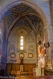 <center>Vias : l'église Saint-Jean-Baptiste </center>La travée droite du chœur est bordée de chapelles voûtées d'ogives. Chapelle du Sacré-Coeur.
