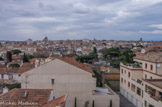 <center>Les arènes de Béziers. </center>De gauche à droite : la cathédrale Saint-Nazaire ; l'église de la Madeleine ; la basilique Saint-Aphrodise.