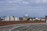 <center>Les arènes de Béziers. </center>L'église de la Sainte-Famille.