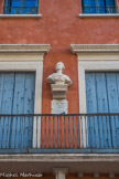 <center>Collioure. </center>Monument à la mémoire d'André Riera, 1744 - 1826, les pauvres de Collioure et de Saint André reconnaissants. Faraill Gabriel (sculpteur) . André Riera avait lègué ses biens à l' hospice de Collioure et l' immeuble de la mairie lui avait appartenu.