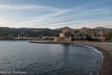 <center>Collioure. </center>Le faubourtg et le châtrau royal.