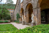 <center>Abbaye de Fontfroide.</center>À partir du XVème siècle, l’abbaye tombe en Commende : le Roi de France impose ses abbés, des nobles la plupart du temps, peu soucieux des considérations monastiques. De nouvelles constructions voient le jour donnant un air de château à Fontfroide : cour d’Honneur, frontons, jardins en terrasses… Les moines, peu nombreux, oublient à leur tour la rigueur de la règle et mangent viande et chocolat, certains jouent même au billard ! La Révolution Française met fin à toute vie monastique. Fontfroide sera donnée aux Hospices de Narbonne en 1791.