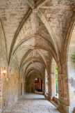 <center>Abbaye de Fontfroide.</center>Le cloître. Voûte à croisées d’ogives.