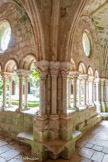 <center>Abbaye de Fontfroide.</center>Le cloître. Pilier d'angle.