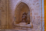 <center>Abbaye de Fontfroide.</center>L'abbatiale. Au XIV siècle, l'un de ses abbés, Jacques Fournier, est élu pape sous le nom de Benoît XII .