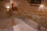 <center>Abbaye de Fontfroide.</center>L'abbatiale. Le grand escalier majestueux date du XVIIIe siècle. Il mène à la ruelles des convers.