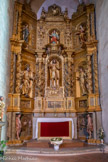 <center>Retable de Saint Gaudérique.</center>Dans la prédelle, La vierge apaise un ruisseau en crue que traverse Saint Gaudérique, la Croix votive, le Piquage du blé. Dans la niche du centre, Saint Gaudérique, le patron des laboureurs et des viticulteurs (que l'on invoque pour obtenir l'a pluie) tenant « l’areille » et un traceur de sillons, à gauche, Saint-Joseph tenant l'enfant Jésus par la main (scène assez rare), à droite, Saint Antoine de Padoue. Aux pieds de Saint Gaudérique, Évocation du labour. Dans les niches du haut, Sainte-Marguerite, à gauche Sainte-Lucie (invoquée pour guérir les maux d’yeux), à droite Sainte Madeleine. Tout en haut, Dieu le Père.