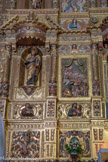 <center>Retable de Baixas.</center>La statue de saint Pierre tenant les clés et un livre. Le tableau de la naissance de Marie. Sainte Anne est couchée sur son lit pendant que les accoucheuse plongent l'enfant nouveau-né dans un baquet. Des anges aident à la toilette. Au dessous, deux évangélistes : saint Jean avec l'aigle et saint Marc avec le lion.