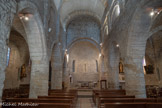 <center>Saint Jean de Fos</center> L’église fortifiée Saint Jean Baptiste. L’art Roman, dans la travée centrale voûtée plein cintre, côtoie l’art Gothique des collatéraux avec des croisées d'ogives.