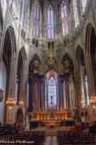 <center>Cathédrale Saint-Just-et-Saint-Pasteur</center> Le maître-autel date de 1694 à 1695 par Laurel, sur les dessins de Jules Hardouin-Mansart. En 1752, l'autel fut refait par Joseph Gitard, et en 1841, Viollet-le-Duc fit le tabernacle et le retable.